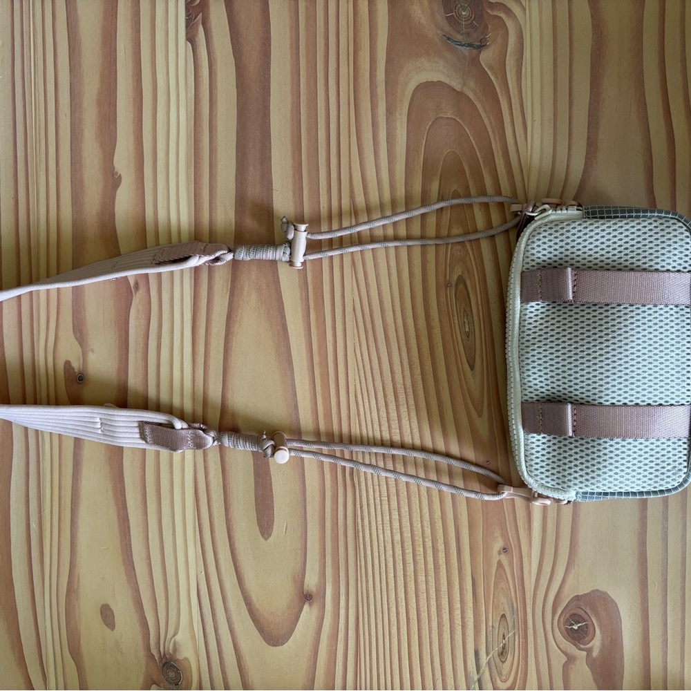 Lululemon Clippable Nano Pouch - Picture 5 of 8